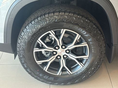 New 2026 GMC Acadia AT4 w/ LPO, Floor Liner Package image 9