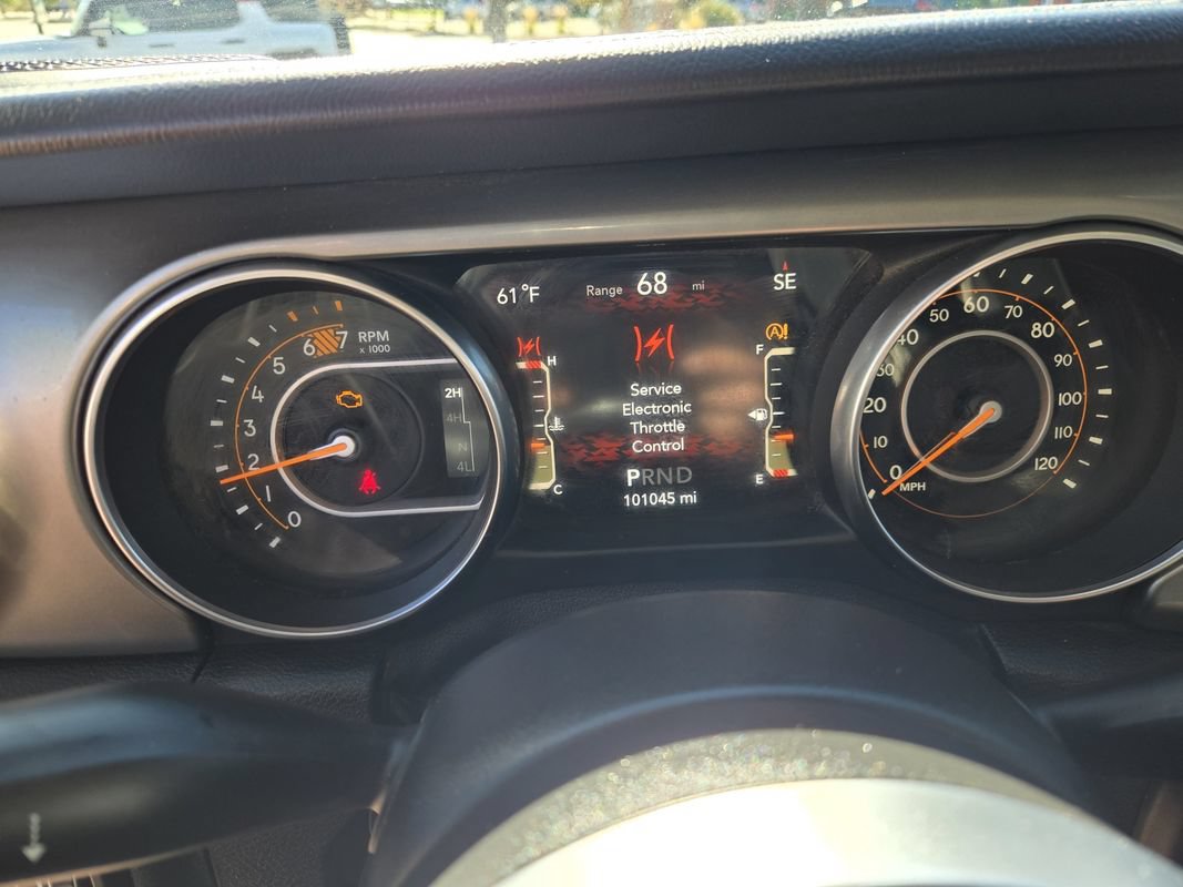 Used 2019 Jeep Wrangler Unlimited Sahara AWD/4WD image 15