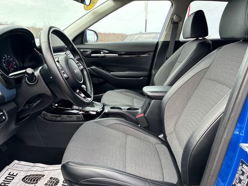 Used 2023 Kia Seltos S w/ Navigation Package image 11
