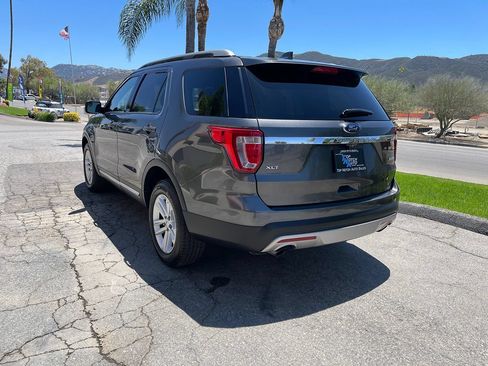 Used 2017 Ford Explorer XLT w/ Equipment Group 201A FWD image 7