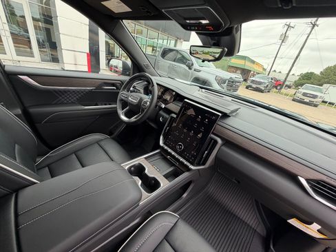 New 2026 GMC Acadia Denali w/ Super Cruise Package FWD image 30