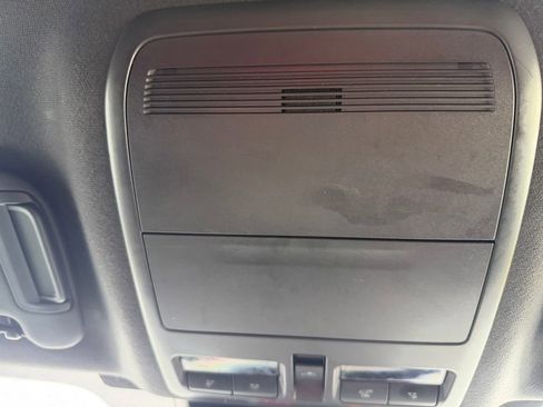 Used 2024 MAZDA MAZDA3 s image 33