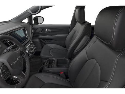 Certified 2026 Chrysler Pacifica Premium FWD image 8