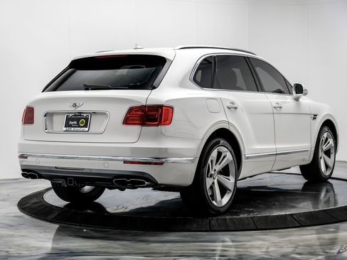Used 2019 Bentley Bentayga image 16