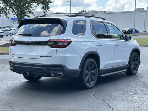 Used 2025 Honda Pilot Black Edition image 14
