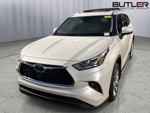Used 2022 Toyota Highlander Limited AWD/4WD image 4
