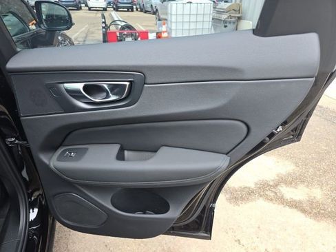 New 2026 Volvo XC60 B5 Ultra w/ Protection Package Premier AWD/4WD image 15