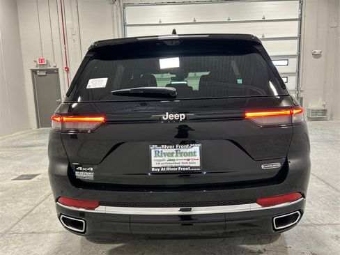 New 2025 Jeep Grand Cherokee Overland w/ Adv Protech Group III image 7