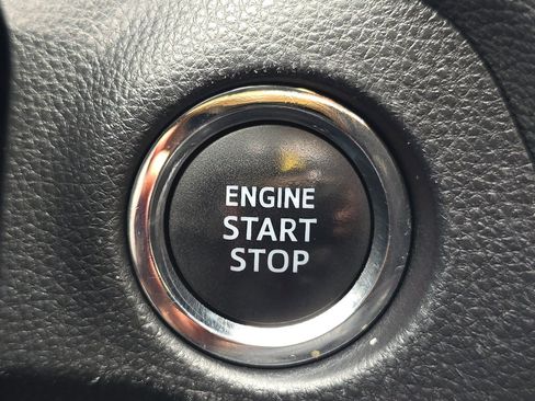 Used 2019 Toyota RAV4 Limited image 22