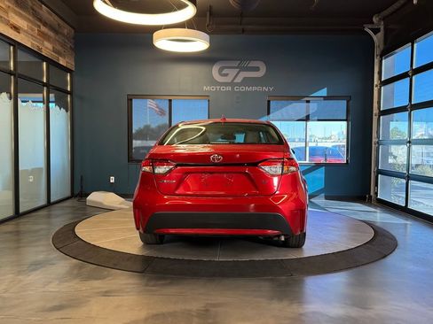 Used 2020 Toyota Corolla LE w/ Carpet Mat Package (TMS) FWD image 4