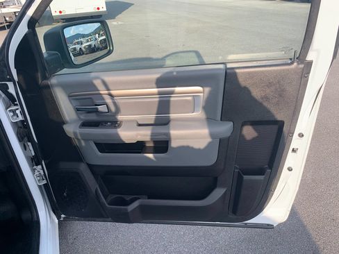 Used 2018 RAM 1500 Express AWD/4WD image 22
