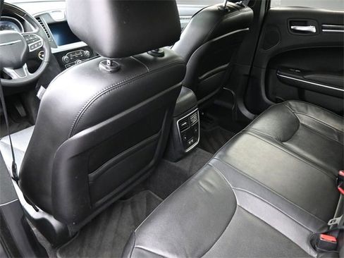 Used 2018 Chrysler 300 Limited w/ Safetytec Plus Group image 12