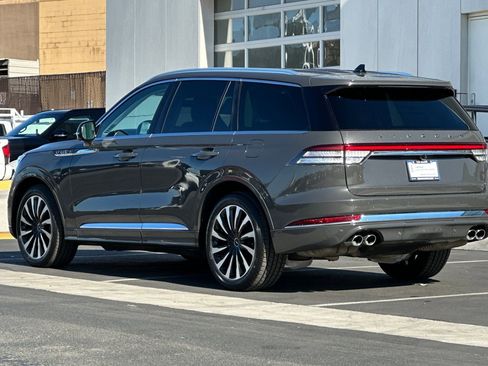 Certified 2023 Lincoln Aviator Black Label Grand Touring w/ Class IV Trailer Tow Package image 5