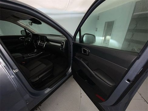 Used 2023 Kia Sorento LX image 24