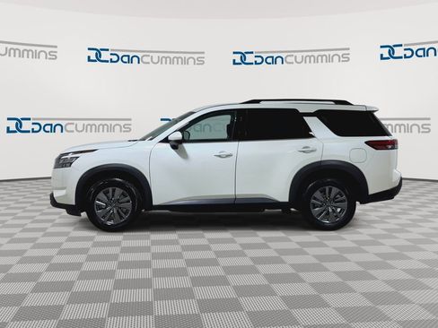 Used 2024 Nissan Pathfinder SV image 5