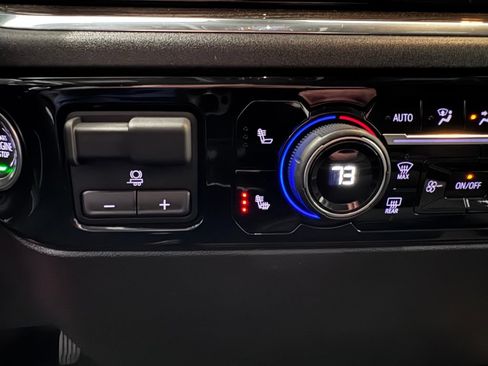 Certified 2025 Chevrolet Silverado 1500 LT AWD/4WD image 24