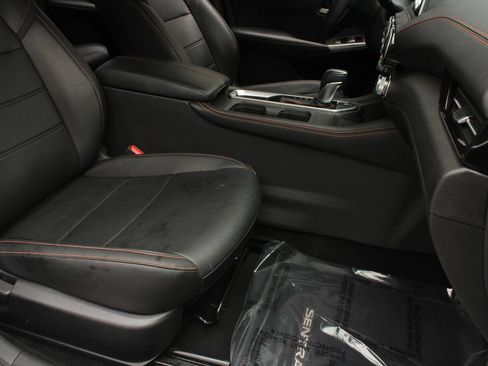Used 2023 Nissan Sentra SR w/ SR Premium Package FWD image 29