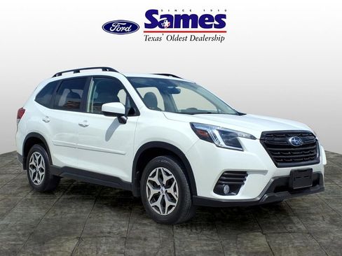 Used 2023 Subaru Forester Premium image 1