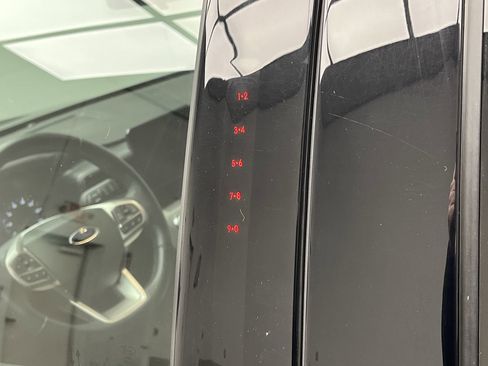 Used 2023 Ford Explorer XLT w/ Equipment Group 202A image 7