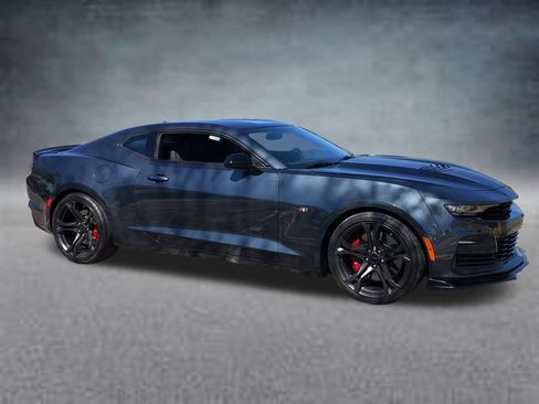 Used 2019 Chevrolet Camaro SS RWD image 16