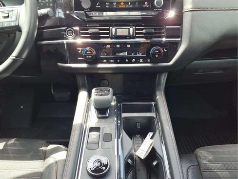 Used 2024 Nissan Pathfinder Rock Creek AWD/4WD image 10