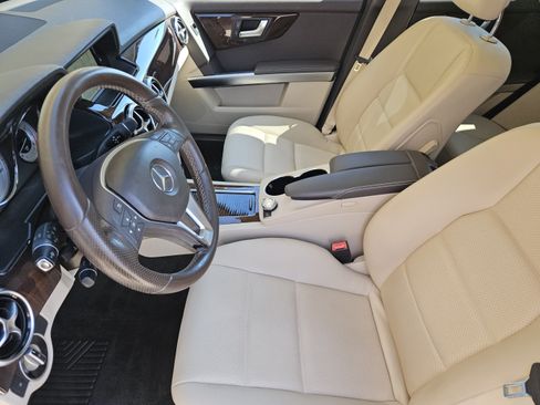 Used 2015 Mercedes-Benz GLK 350 2WD image 9