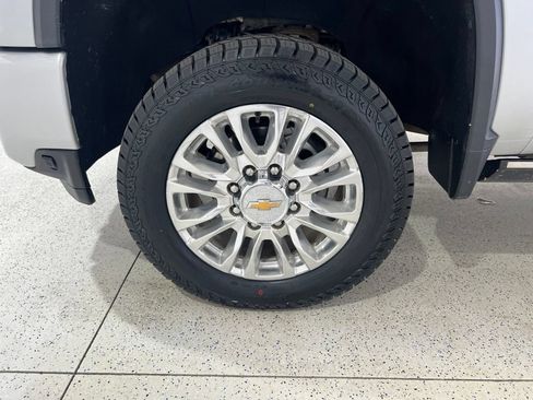 Used 2022 Chevrolet Silverado 2500 High Country w/ Z71 Off-Road Package AWD/4WD image 31