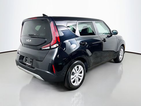 Used 2023 Kia Soul LX image 4