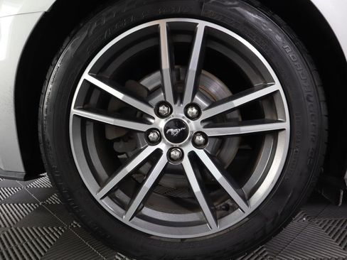 Used 2016 Ford Mustang Premium image 39