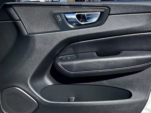 Used 2021 Volvo XC60 T5 Momentum w/ Advanced Package image 26