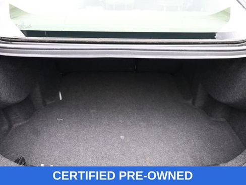 Used 2017 Ford Fusion SE FWD image 6