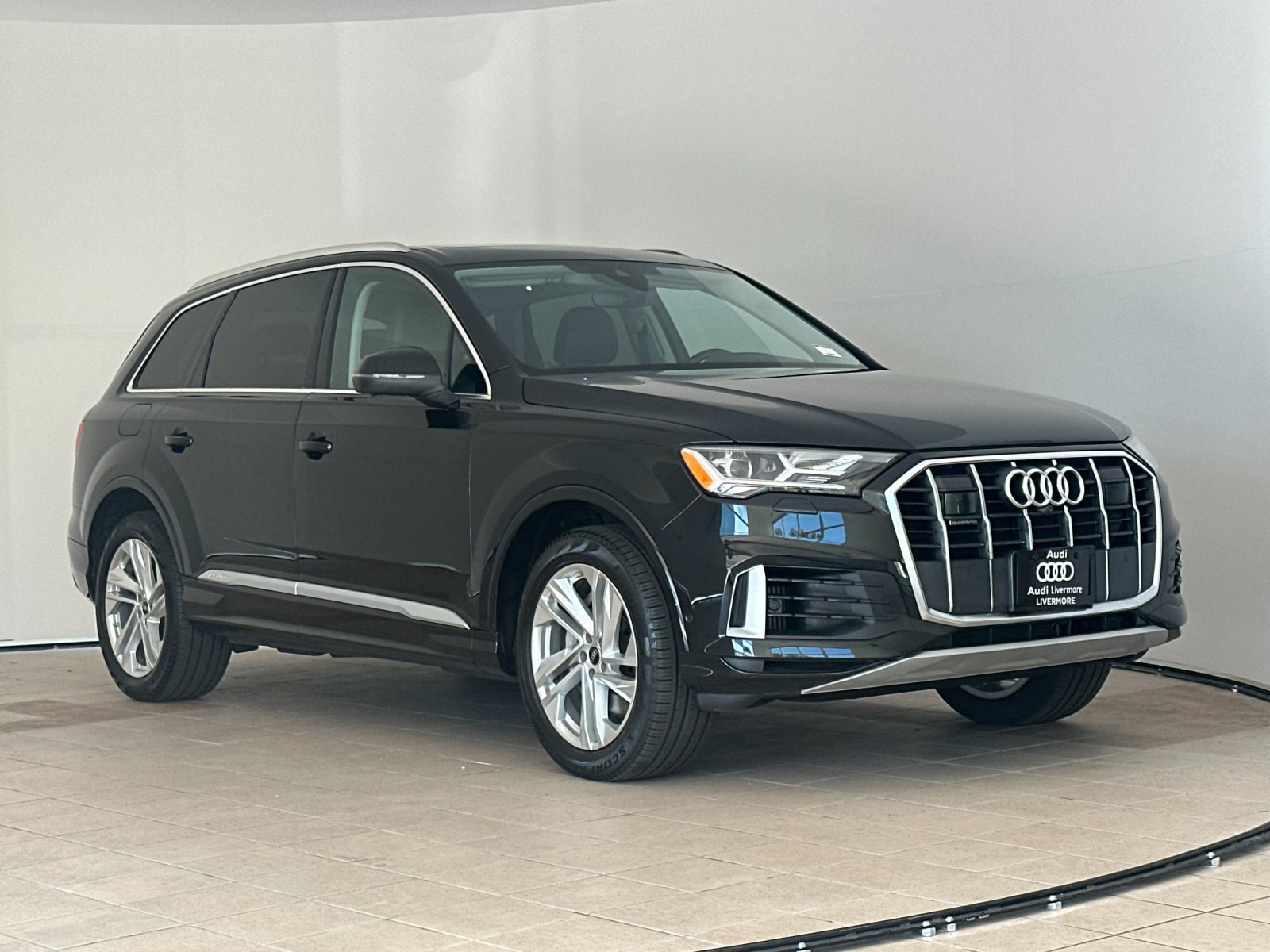 Used 2023 Audi Q7 3.0T Premium Plus w/ Premium Plus Package AWD/4WD image 8