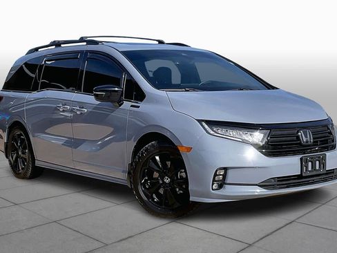 Used 2024 Honda Odyssey Sport image 3