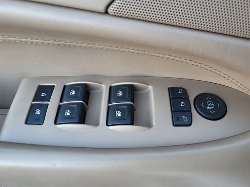 Used 2020 Cadillac Escalade ESV Platinum image 12