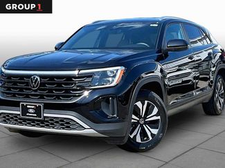 Used 2024 Volkswagen Atlas Cross Sport SE FWD video 1