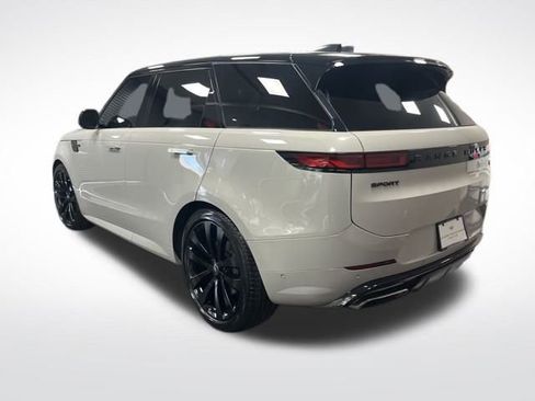 Used 2023 Land Rover Range Rover Sport SE Dynamic image 3