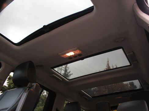 Used 2011 Land Rover LR4 HSE LUX image 39