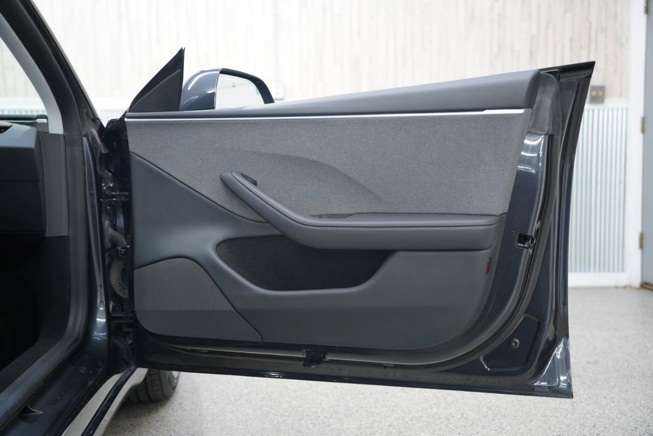 Used 2025 Tesla Model 3 Long Range RWD image 29
