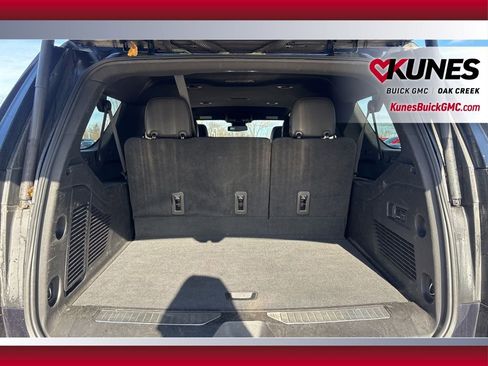 Used 2023 Chevrolet Suburban Premier image 7