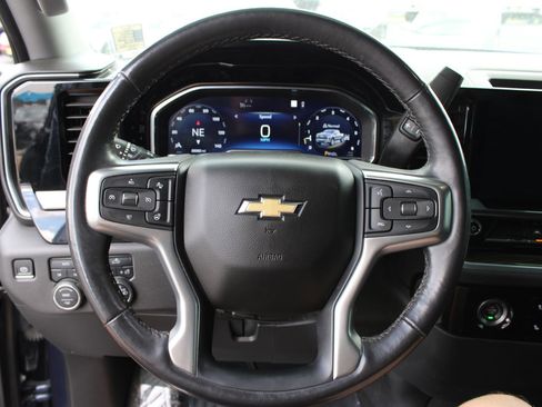 Used 2022 Chevrolet Silverado 1500 LT image 12