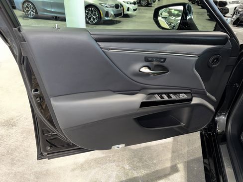 Used 2022 Lexus ES 350 w/ Premium Package image 16