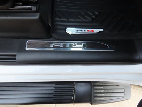 Used 2020 GMC Sierra 1500 AT4 w/ AT4 Premium Package image 12