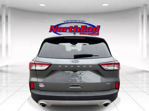 Used 2022 Ford Escape SE w/ Cold Weather Package FWD image 4