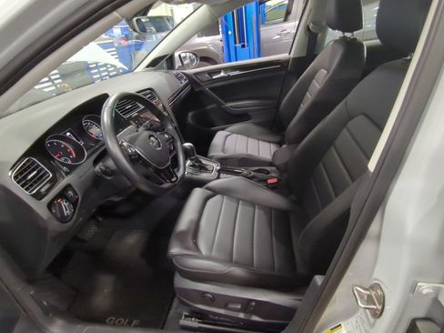 Used 2018 Volkswagen Golf SEL image 10