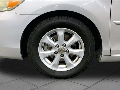 Used 2011 Toyota Camry LE w/ LE Extra-Value Pkg FWD image 10