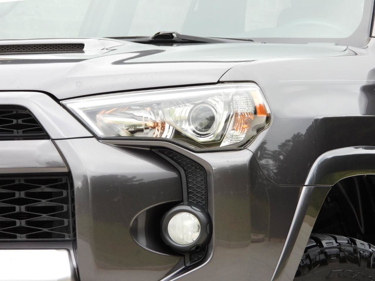 Used 2018 Toyota 4Runner TRD Off-Road Premium AWD/4WD image 4