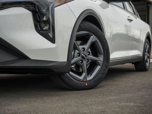 New 2026 Kia K4 LXS image 6