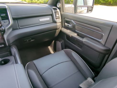 New 2026 RAM 2500 Laramie AWD/4WD image 15