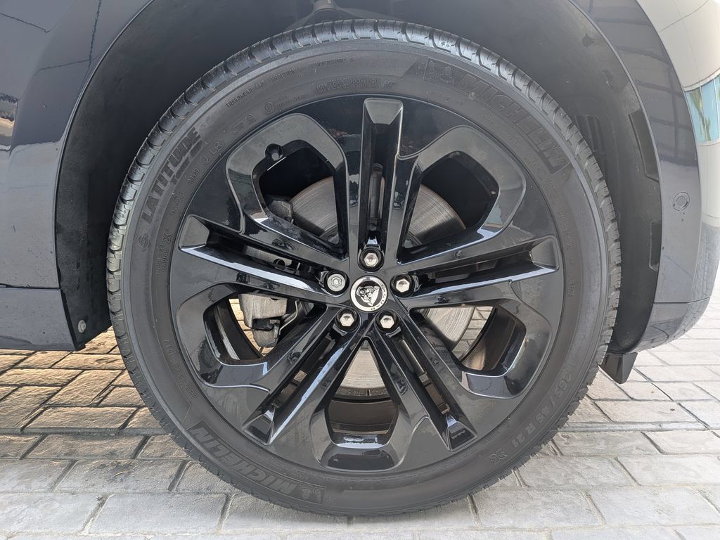 Certified 2026 Jaguar F-PACE R-Dynamic S AWD/4WD image 12