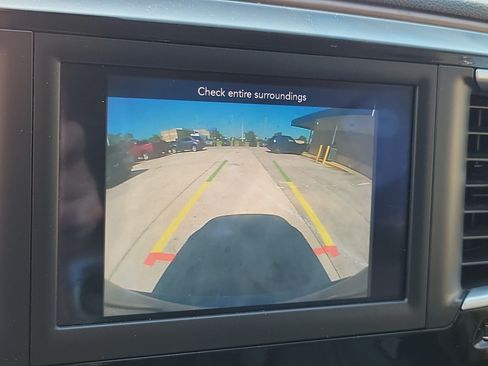 Used 2021 Chrysler Voyager Lxi FWD image 23